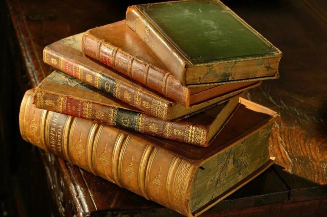 Какие книги можно считать антикварными?